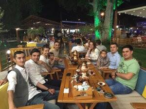 Anemon Otel resepsiyon ekibi İftarda