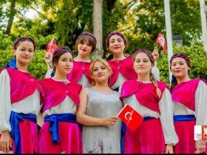 Bayat ailesinde uluslararası başarı gururu