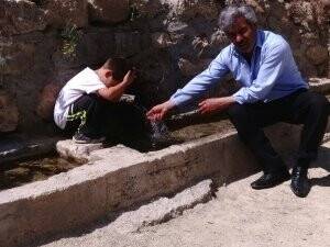 Tatköy’ün mütevazi ustası Recep Selek torunu ile Kireçene Pınarı'nda