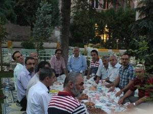 Nasuh Bey Camii'nde iftar sofrası