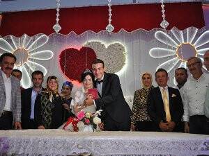 Şeyda ile Bayram mutluluğa imza attı