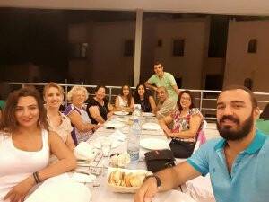 Kaftanoğlu ailesinde doğum günü selfiesi