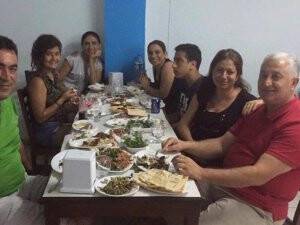 Meral Hoca 25 yıllık dostları ile bir arada