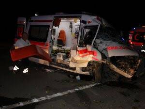 Ambulans Kaza Yaptı