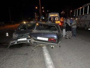 Seydişehir'de iki otomobil çarpıştı