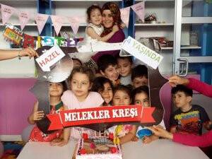Melekler kreşinde Hazel için yaş günü kutlaması