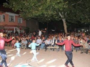 Sonsuz Şükran Köyü'nde Beyoğlu Gecesi