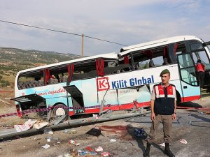 Denizli'de tur otobüsü devrildi: 4 ölü