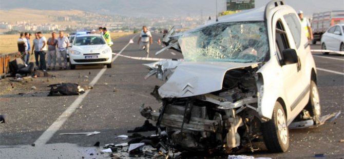 Erzurum'da feci kaza: 2 ölü, 5 ağır yaralı