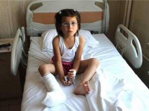 6 parmaklı çocuğun bir parmağı ameliyatla alındı