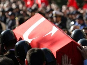 Diyarbakır'da askere bombalı saldırı: 1 şehit, 3 yaralı
