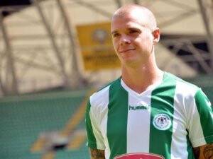 Holmen Trafik Kazası Geçirdi