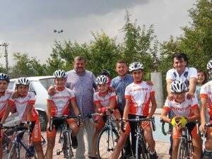 Ahmet Şanlı Bisikletçilerle Antalya Çevre Yolunda