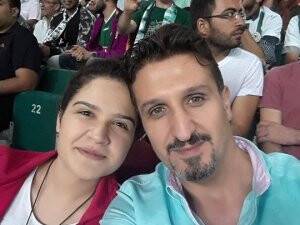 Ali Fahri Aras kızı İrem ile tribünde