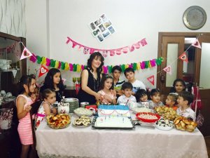Baharoğlu ailesinde yaş günü mutluluğu