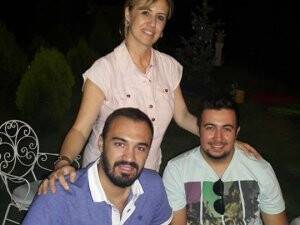 Lütfiye Borlu Kaftanoğlu Emre ve Mart ile birlikte