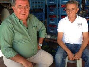 Başkan Adnan Pirinç halde sohbette