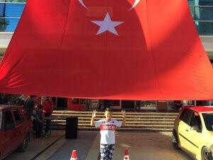 Kızılay İş Merkezinden Bayrak kampanyasına destek