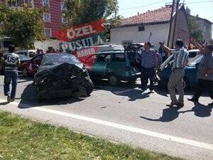 Düğün konvoyunda feci kaza!