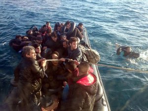 "Türkiye, 4-5 Milyon Suriyeliyi Denizlerde Ölmekten Kurtardı"