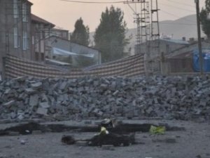 Yüksekova'da Kazılan Hendekler Kapatıldı