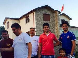 Can ailesi Torosların zirvesinde