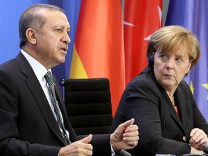 Erdoğan, Merkel ile sığınmacıları görüştü