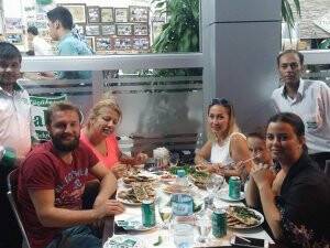 Yönetmen Acar ve ünlü oyuncular Küçüker Halk Etliekmek’te