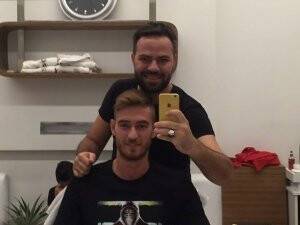 Ömer Şişmanoğlu ve Cüneyt Yaman'dan tıraş özçekimi
