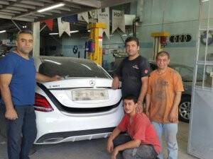 Özenir Otoda işbaşı karesi