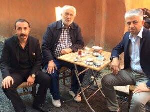 Bekir Avcı, Kadir Öksüz ve Ramazan Karaman’ın kahve keyfi