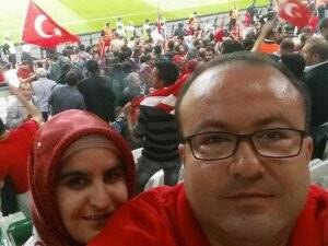 Merve ve Mehmet Oğuzhan Petekçi çifti maçta