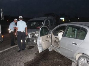 Beyşehir'de İki Otomobil Çarpıştı: 6 Yaralı