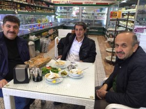 Ahmet Kanat, Mahir Çınar ve  Mustafa Azman kahvaltıda