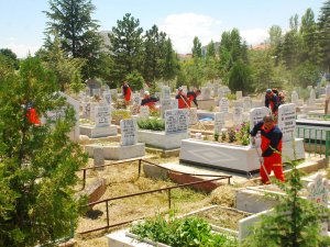 Konya’nın 31 İlçesinde Bakımsız Mezarlık Kalmadı