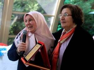 Sevgi-Der’de duygu dolu plaket töreni