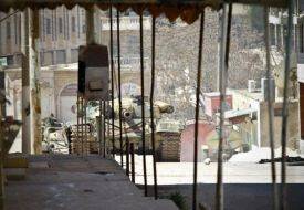 Muhalifler Esed Güçlerine Bağlı En Büyük Kontrol Noktasına Saldırdı