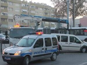 Konya'da Trafik Kazası: 13 Yaralı