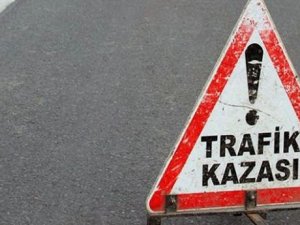 Ehliyetsiz sürücü kaza yaptı: 3 yaralı