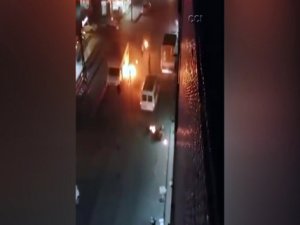 PKK yandaşları park halindeki araçları ateşe verdi