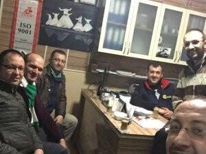 Dostlar, Çamurcu ailesini ziyaretteler