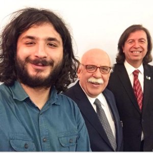 Reha Bilir Bakan Avcı ile selfie yapmış