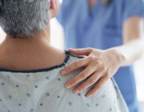Hasta Yakınının Doktoru Darp Ettiği İddiası