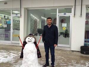 Hakan Parmak’ın kardan adam sevinci