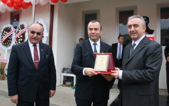 Ünlü İş Adamı Silahla Vuruldu!