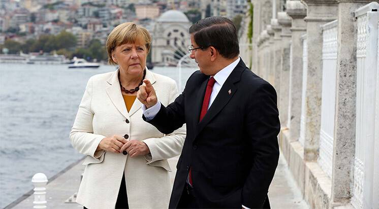 Acı haberi Davutoğlu verdi: Başınız sağolsun