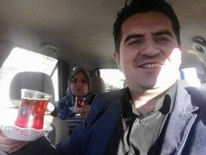 Türker Tutar'ın arabada çay keyfi