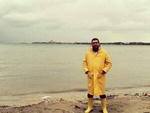 Alper Sırıt balıkçı kıyafetiyle