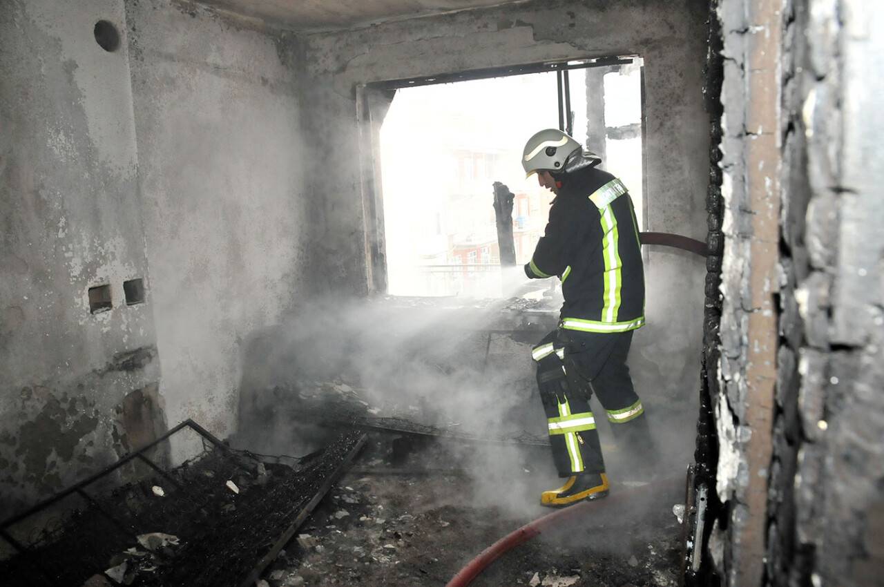 Konya'da korkutan ev yangını: 3 yaralı