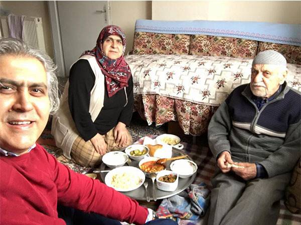 Mehmet Arazi Baba ve Abla Duası Almış